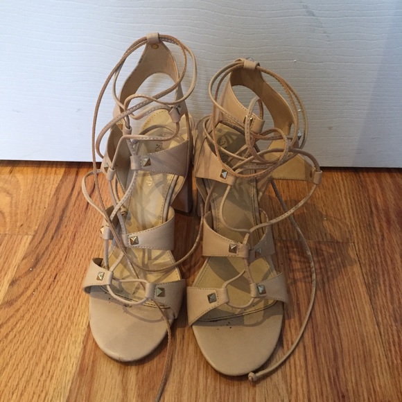 Lace-up block heels - Picture 2 of 5